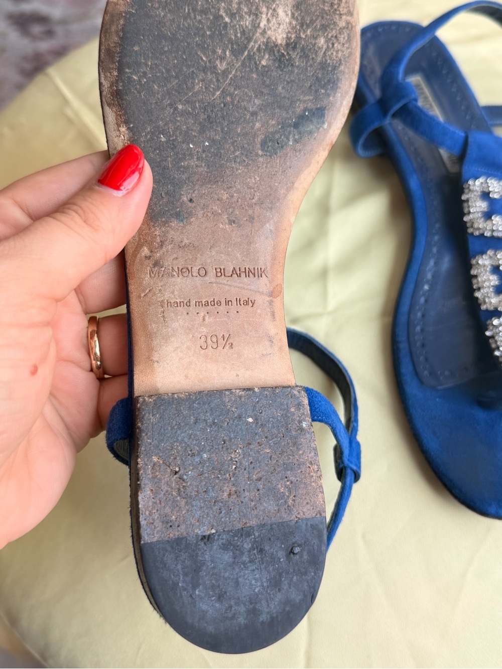 Manolo Blahnik Hangisi Cobalt Blue Suede Crystal Buckle T-Strap Sandals 39.5 - Picture 4 of 7